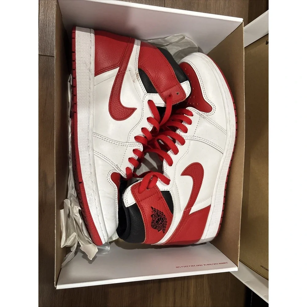 Size 11 Men's Air Jordan 1 Retro High Og Heritage White Red 555088-161 used